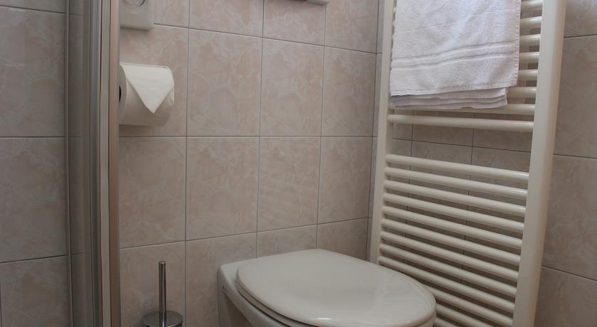 Schenna Garni Eden Bed & Breakfast Habitación foto